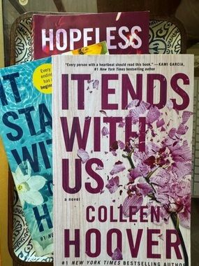 Colleen Hoover  It Ends with Us / It Starts with Us / Hopeless